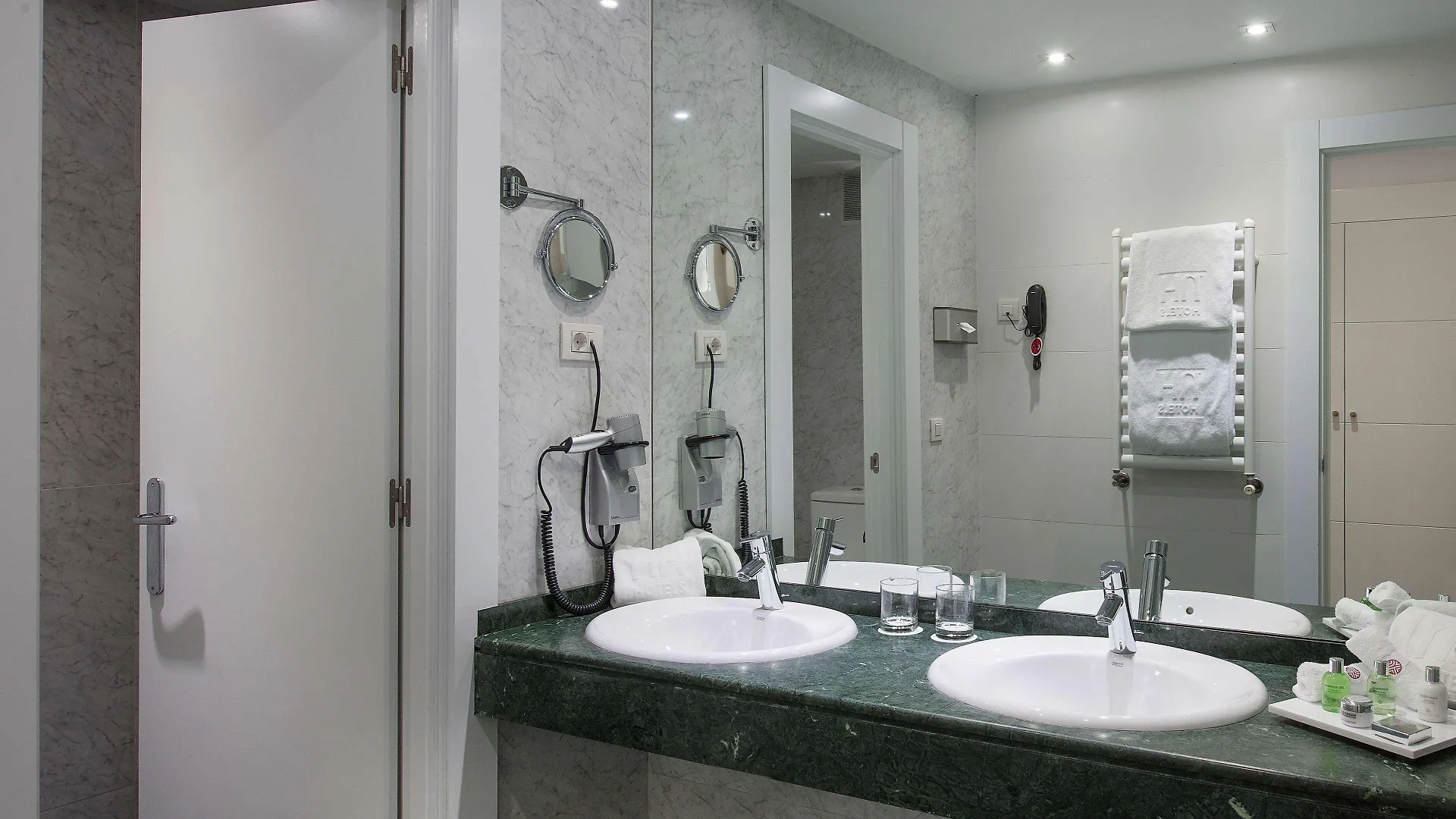 NH Collection Villa de Bilbao 4*,